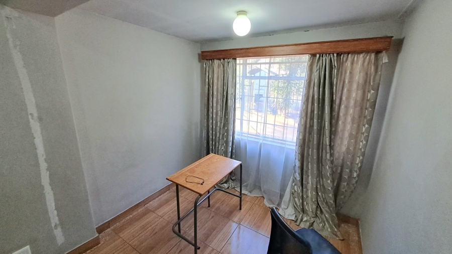 7 Bedroom Property for Sale in Willows Free State